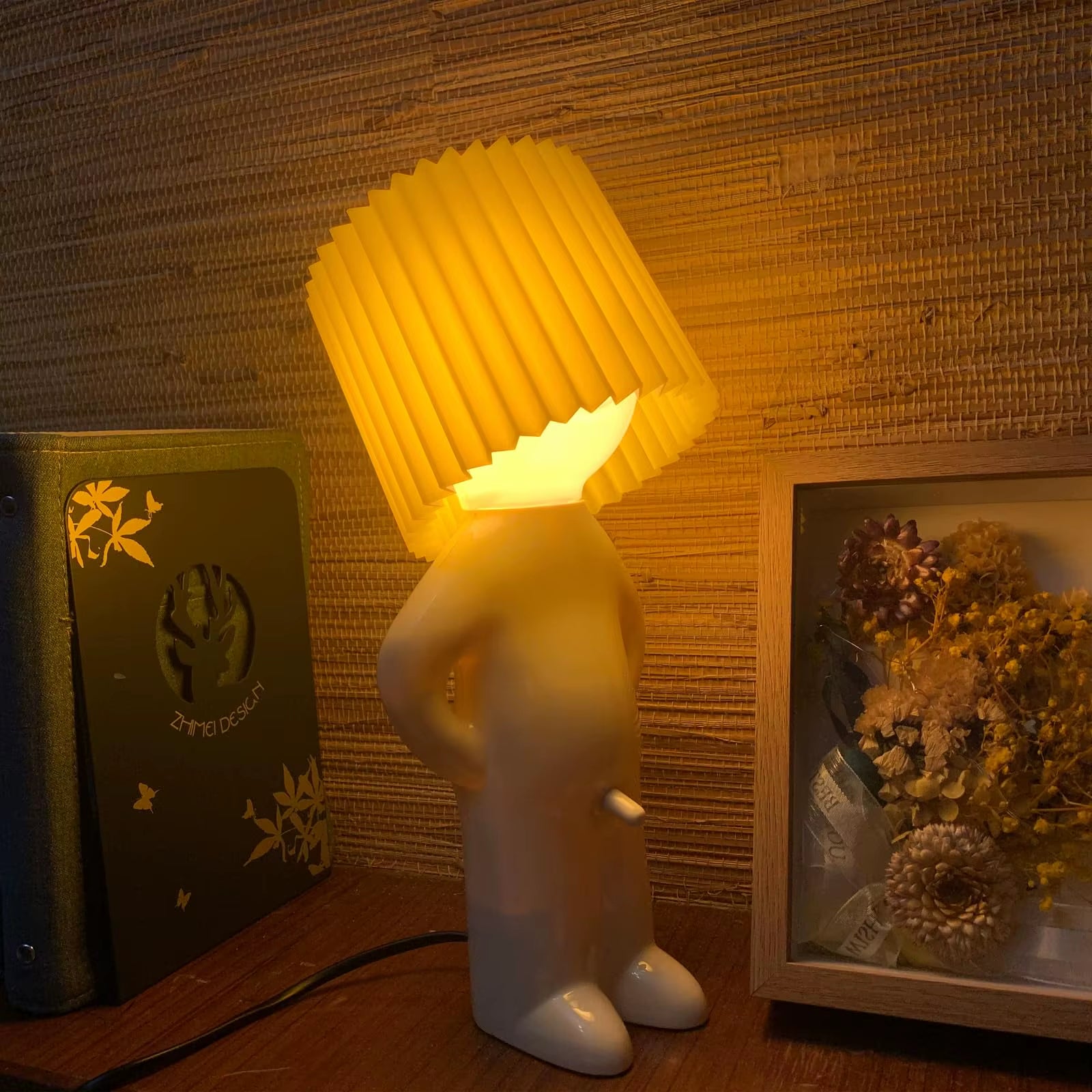 Creative Table Small Book Lights Little Naughty Boy Night Light Shy Man Lamp for Children Home Room Bedside Desk Decoration Gift